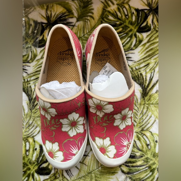 Dansko vegan volley Hawaiian 🌺 floral canvas clogs NEW - Picture 2 of 5